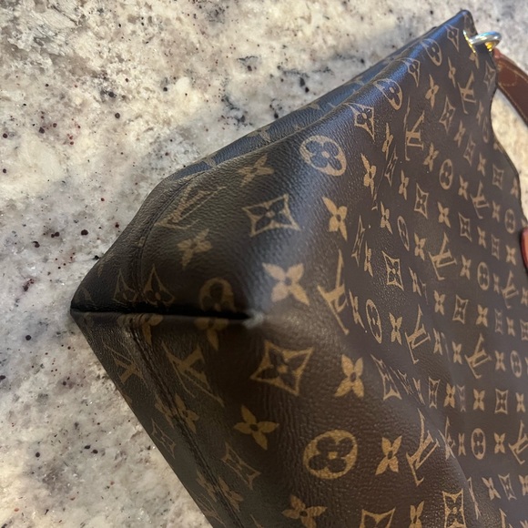 Authentic Louis Vitton Graceful MM Handbag - Picture 10 of 16